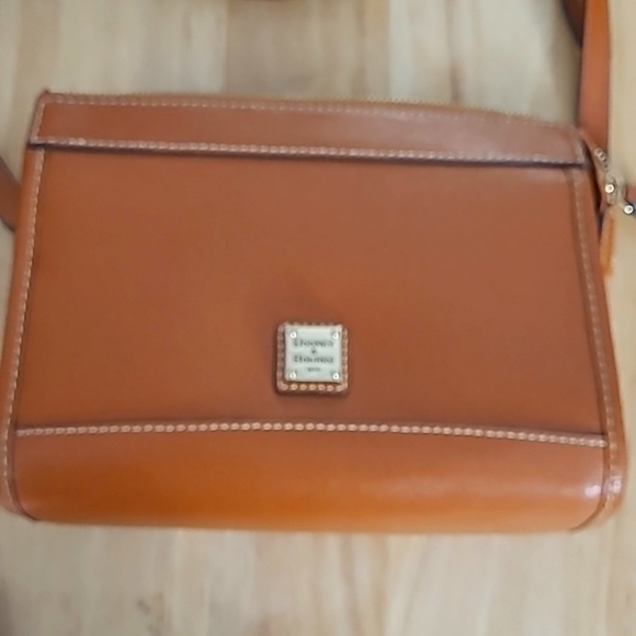 Dooney & Bourke Bags Dooney Bourke Saffiano Zip Crossbody Poshmark